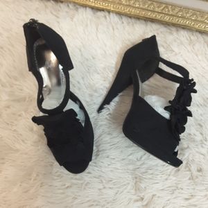 Black Faux Suede H & M Heels w/Back Zipper sz 6